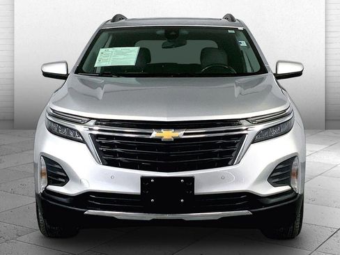 Used 2022 Chevrolet Equinox LT image 2