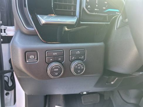 New 2026 Chevrolet Silverado 1500 RST w/ LPO, Dark Essentials Package AWD/4WD image 18