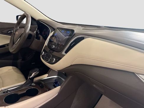 Used 2023 Chevrolet Malibu LT FWD image 30