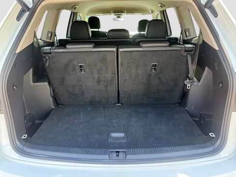 Used 2025 Volkswagen Atlas SE image 27