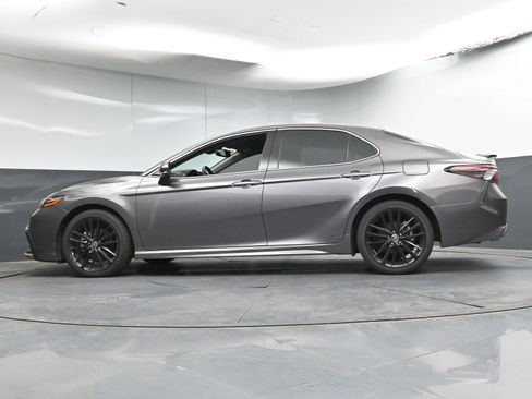 Used 2022 Toyota Camry XSE image 30