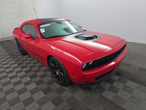 Used 2016 Dodge Challenger R/T image 3