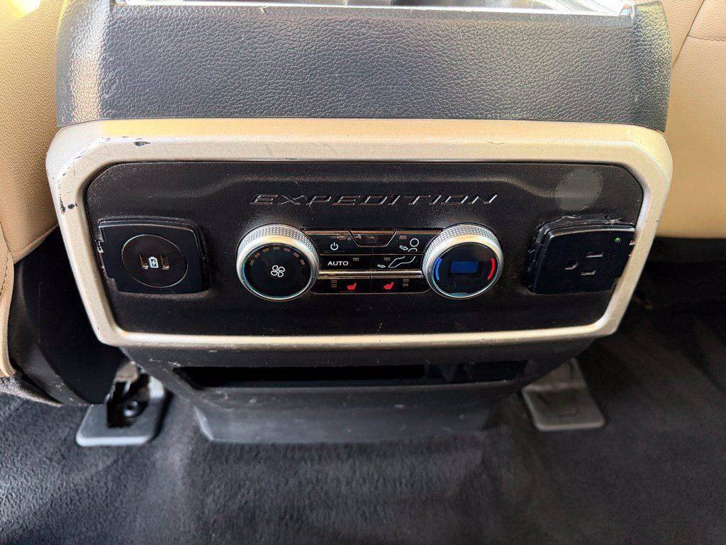 Used 2024 Ford Expedition Limited AWD/4WD image 29