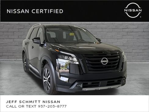 Certified 2025 Nissan Pathfinder Platinum w/ Lighting Package (N93) FWD image 1