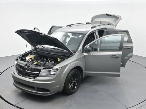 Used 2020 Dodge Journey SE w/ SE Popular Equipment Group image 33