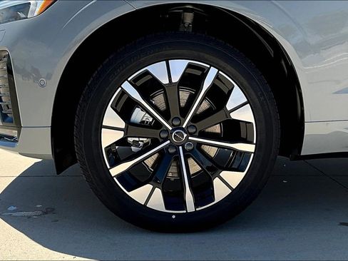 New 2026 Volvo XC60 B5 Plus w/ Protection Package Premier image 24
