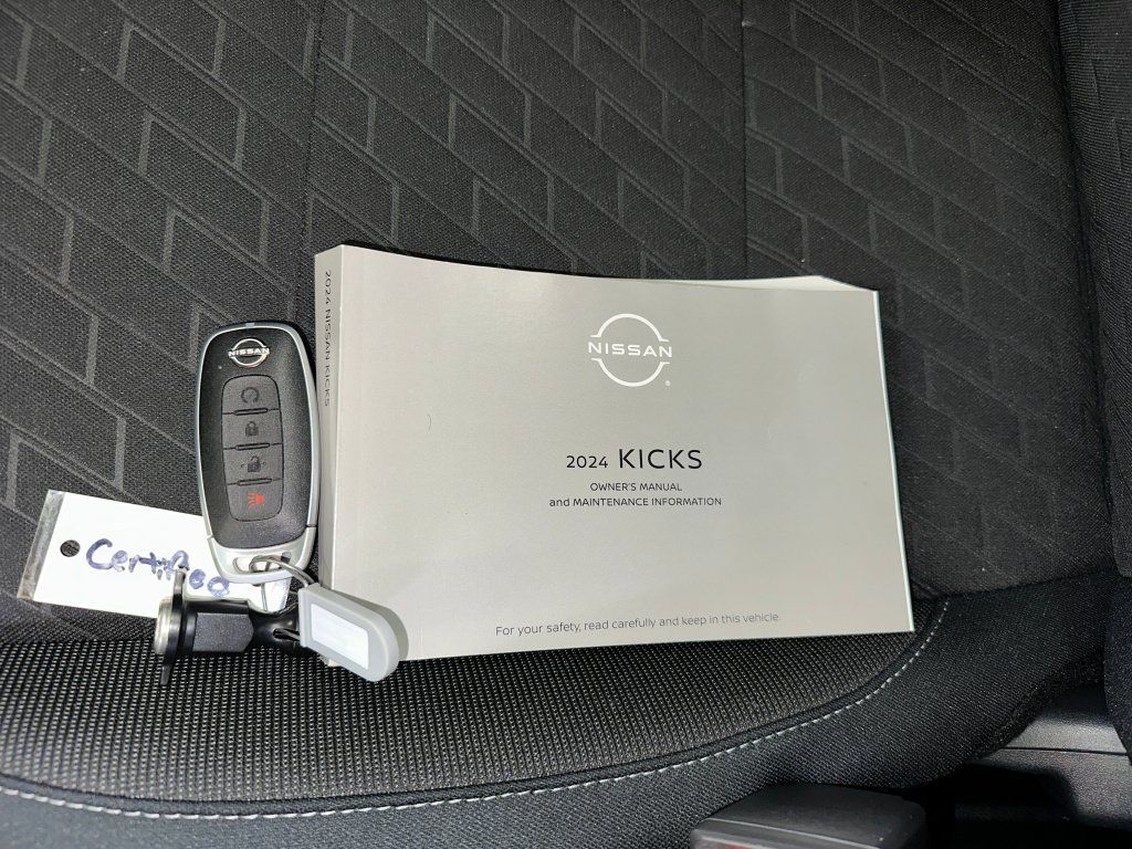Used 2024 Nissan Kicks SV w/ Exterior Package FWD image 4