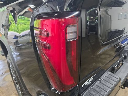 Used 2025 GMC Sierra 3500 Denali w/ Denali Reserve Package AWD/4WD image 36