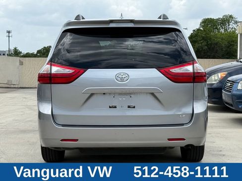 Used 2018 Toyota Sienna LE FWD image 4