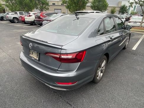 Used 2021 Volkswagen Jetta R-Line w/ R-Line Cold Weather Package FWD image 4