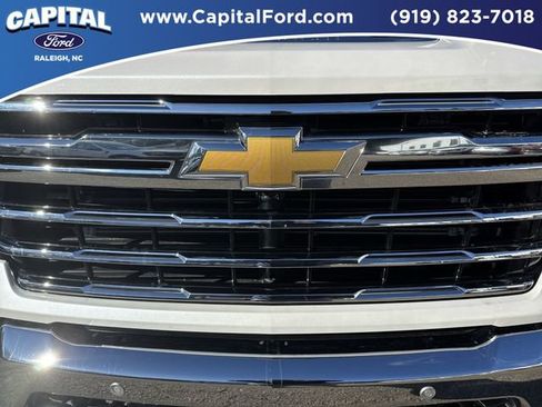Used 2024 Chevrolet Silverado 2500 LTZ w/ LTZ Convenience Package image 10