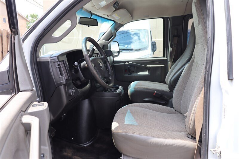 Used 2018 Chevrolet Express 3500 LT w/ LT Preferred Equipment Group RWD image 15
