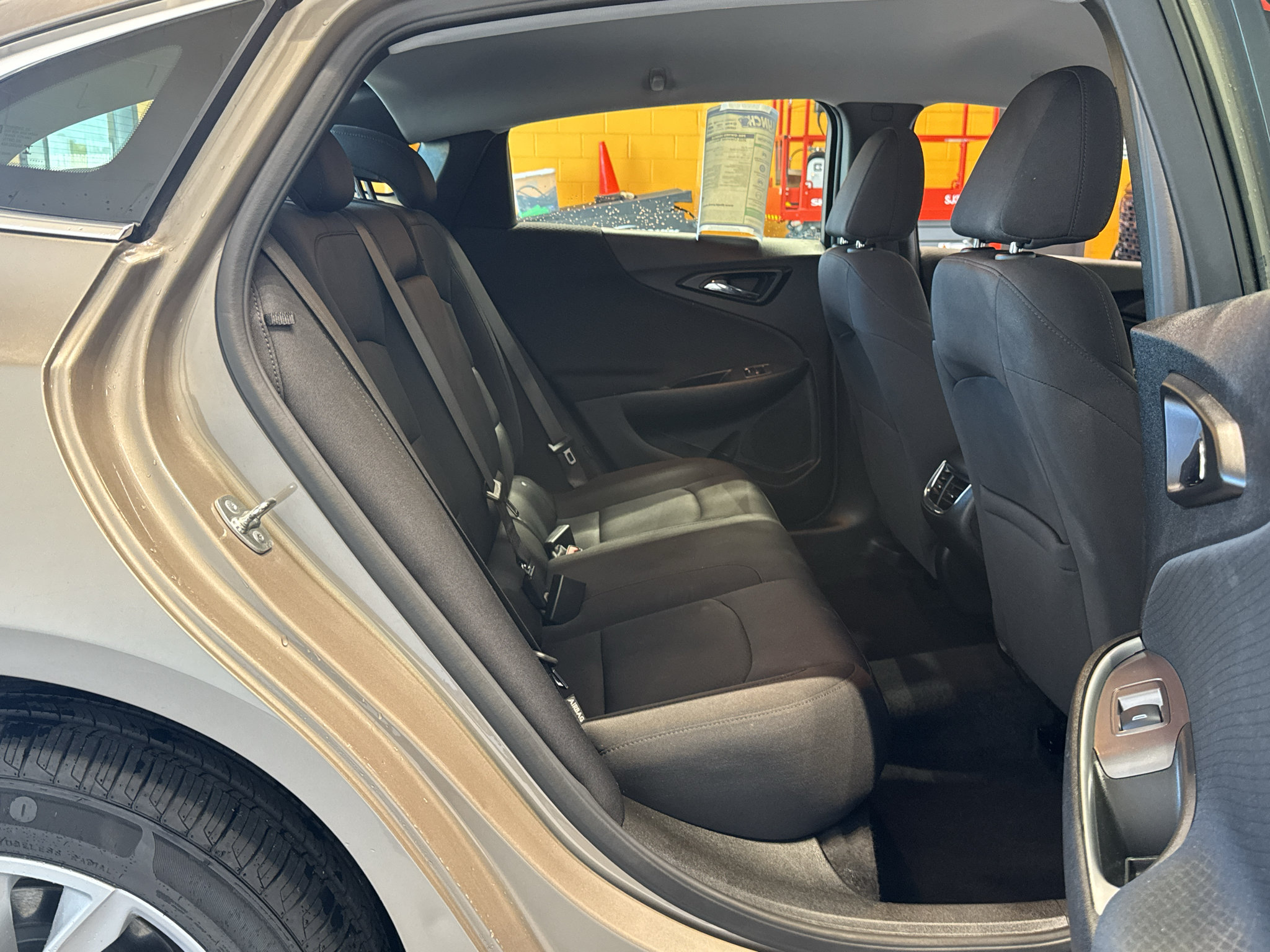 Used 2025 Chevrolet Malibu LT FWD image 18