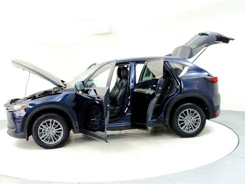 Used 2017 MAZDA CX-5 Touring image 10