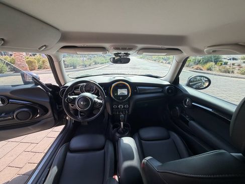 Used 2019 MINI Cooper S FWD image 10