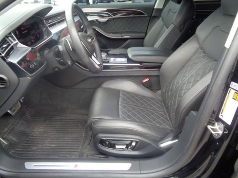 Used 2023 Audi S8 AWD/4WD image 24