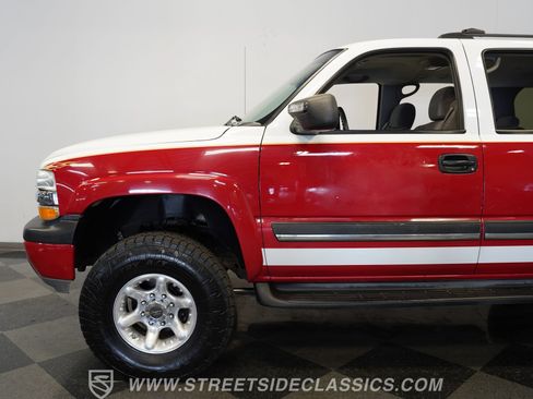 Used 2004 Chevrolet Suburban 2500 AWD/4WD image 24