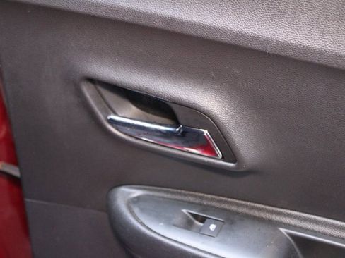 Used 2020 Chevrolet Trax LT w/ Driver Confidence Package image 12