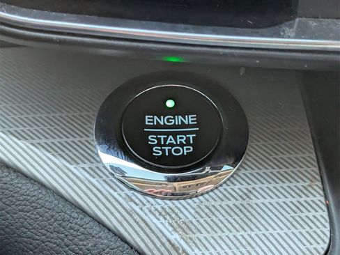 Used 2020 Ford Explorer XLT w/ Equipment Group 202A image 27