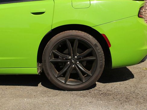 Used 2017 Dodge Charger R/T w/ Blacktop Package RWD image 4