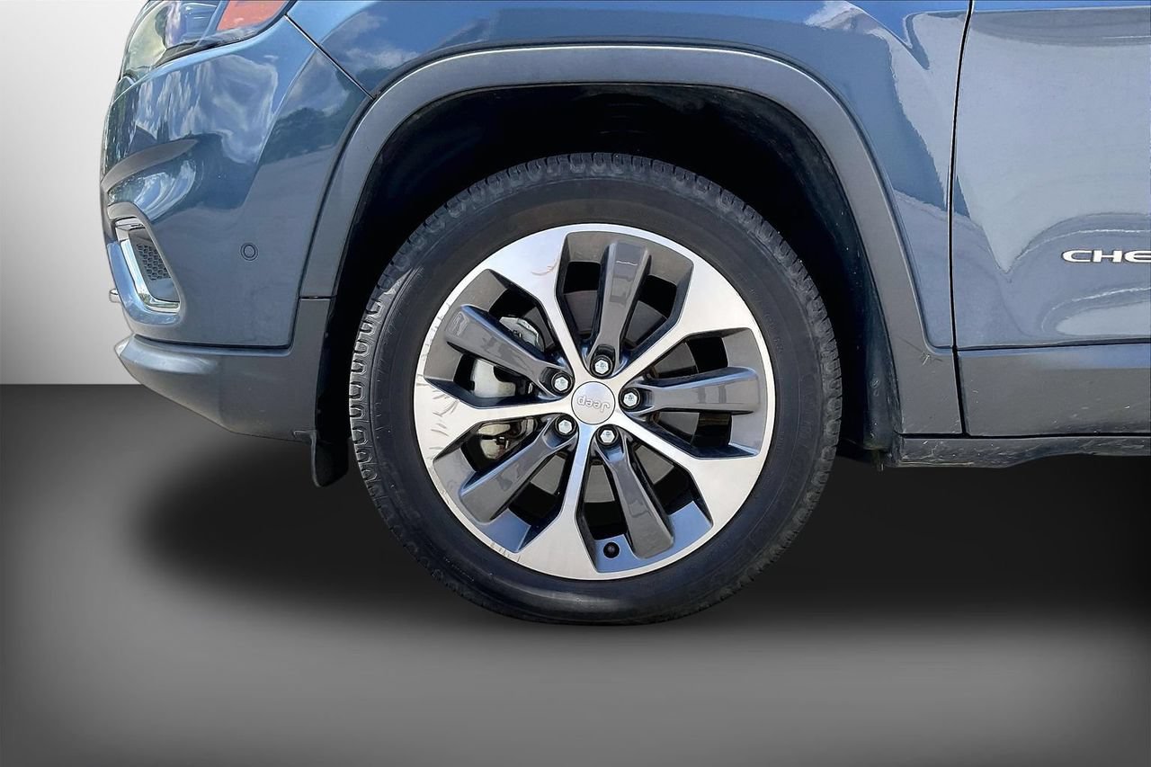 Certified 2022 Jeep Cherokee Limited w/ Elite Package AWD/4WD image 34