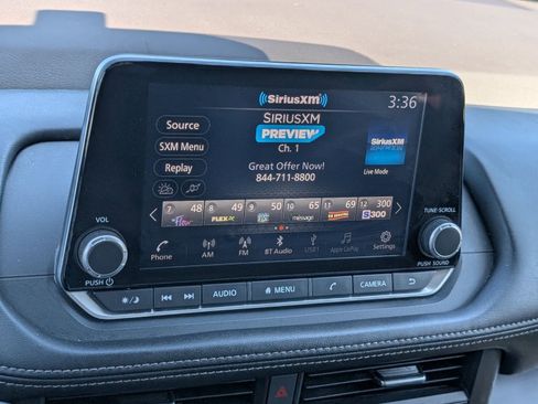 Used 2023 Nissan Rogue SV image 9