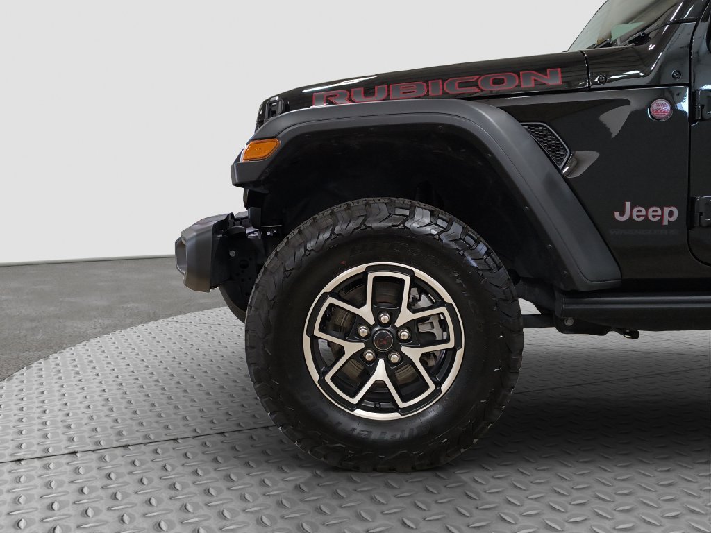Used 2026 Jeep Wrangler Unlimited Rubicon w/ Dual Top Group AWD/4WD image 26