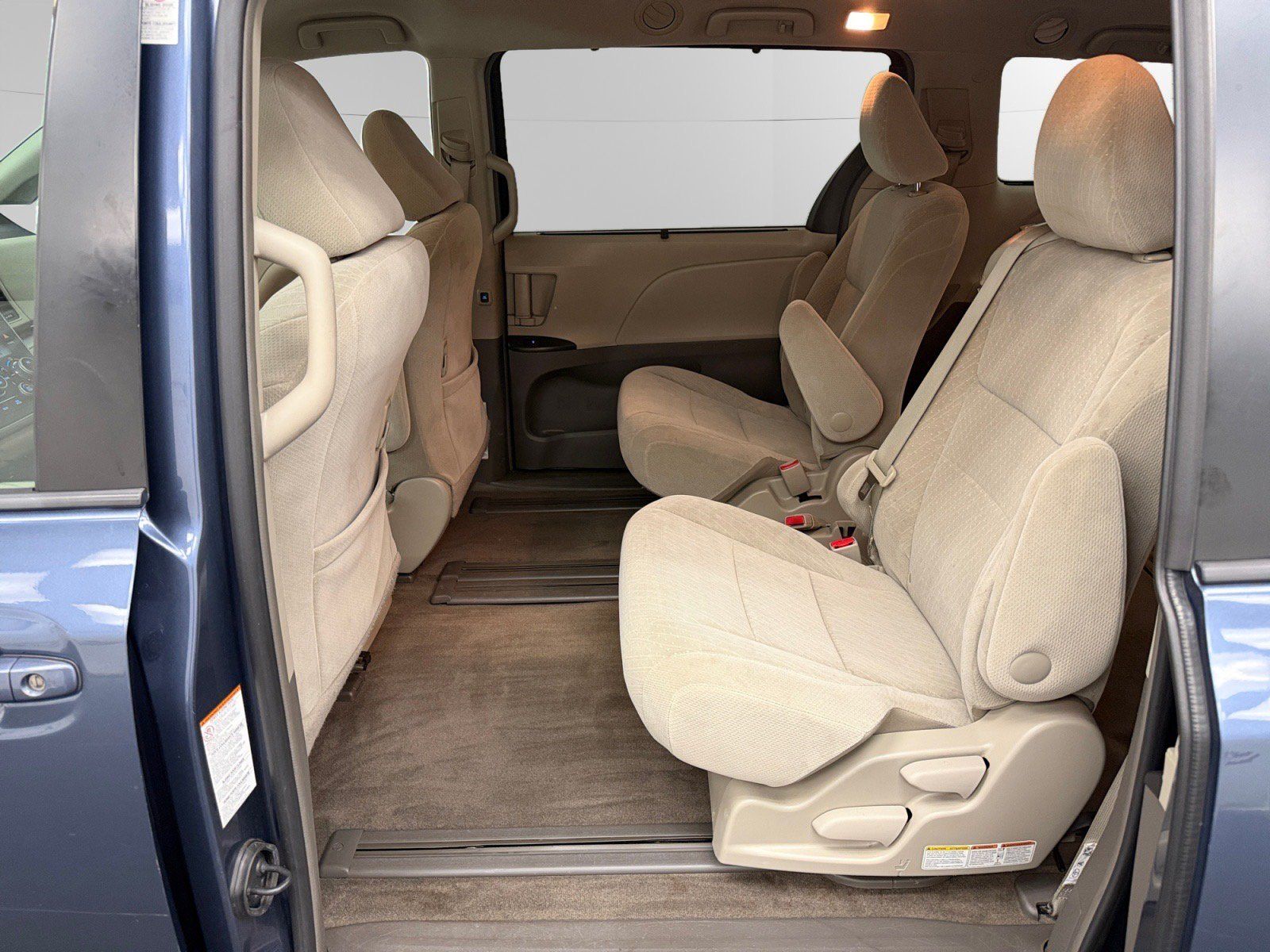 Used 2017 Toyota Sienna LE FWD image 13