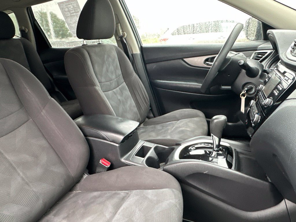 Used 2016 Nissan Rogue S w/ Appearance Package AWD/4WD image 33