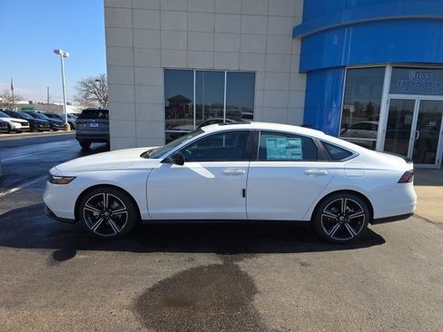 Certified 2025 Honda Accord Sport image 8