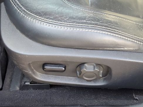 Used 2010 Ford Taurus SEL FWD image 11
