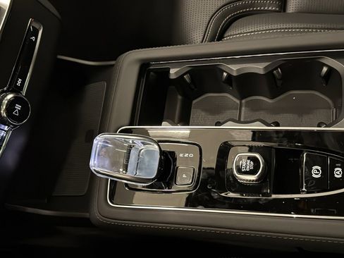 New 2026 Volvo XC90 T8 Ultra w/ Protection Package Premier image 19