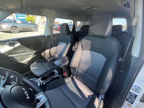 Used 2025 Kia Soul LX w/ LX Technology Package image 35
