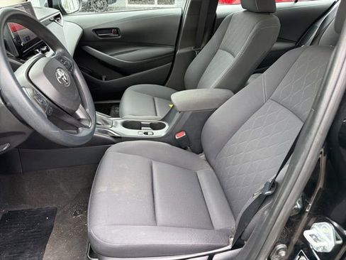 Used 2023 Toyota Corolla LE image 6