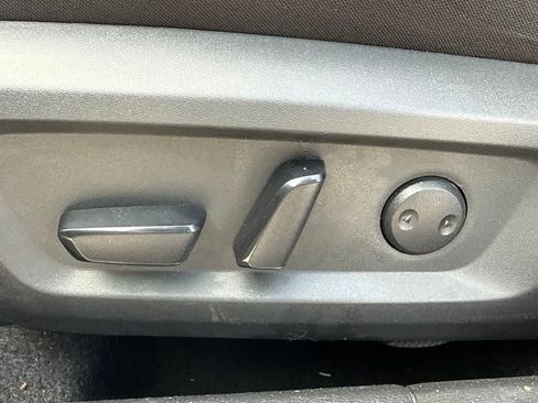 Used 2024 Nissan Rogue SV AWD/4WD image 16
