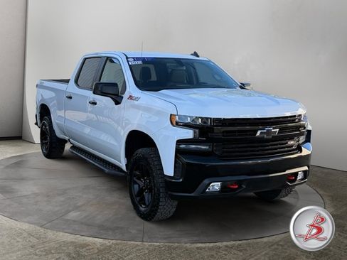 Used 2020 Chevrolet Silverado 1500 LT Trail Boss w/ Convenience Package AWD/4WD image 1
