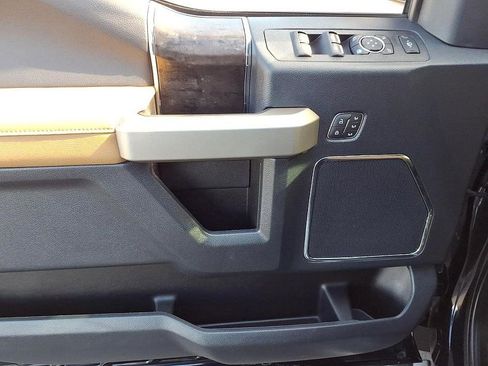 Used 2022 Ford F250 Lariat w/ Lariat Ultimate Package image 13