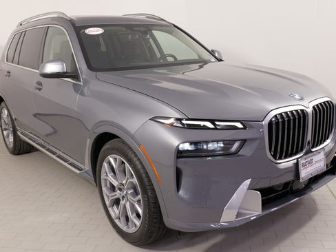 Used 2024 BMW X7 xDrive40i w/ Executive Package image 6