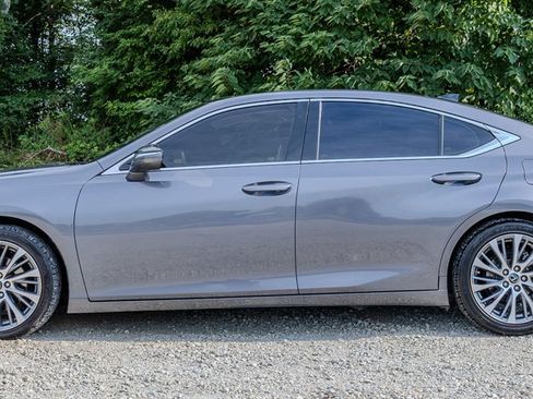 Used 2021 Lexus ES 350 w/ Premium Package FWD image 2