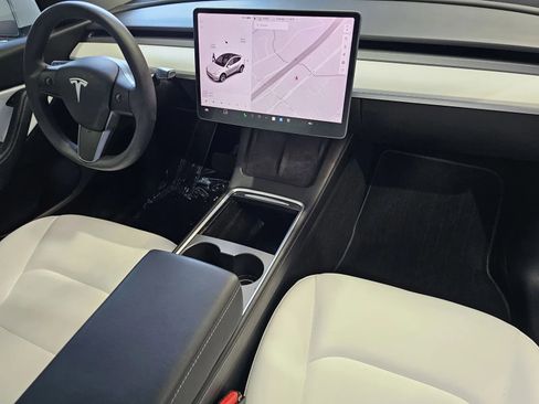 Used 2021 Tesla Model Y Long Range AWD/4WD image 5