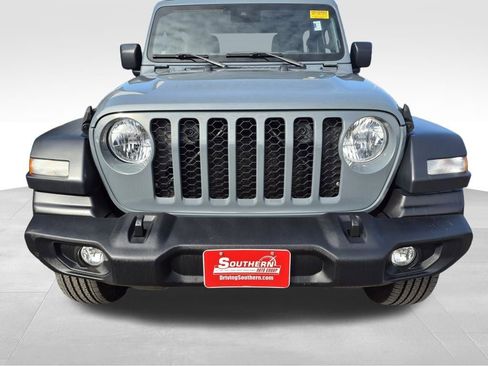 Used 2024 Jeep Wrangler Sport S image 7