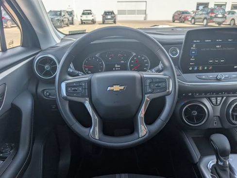 Used 2025 Chevrolet Blazer LT FWD image 23