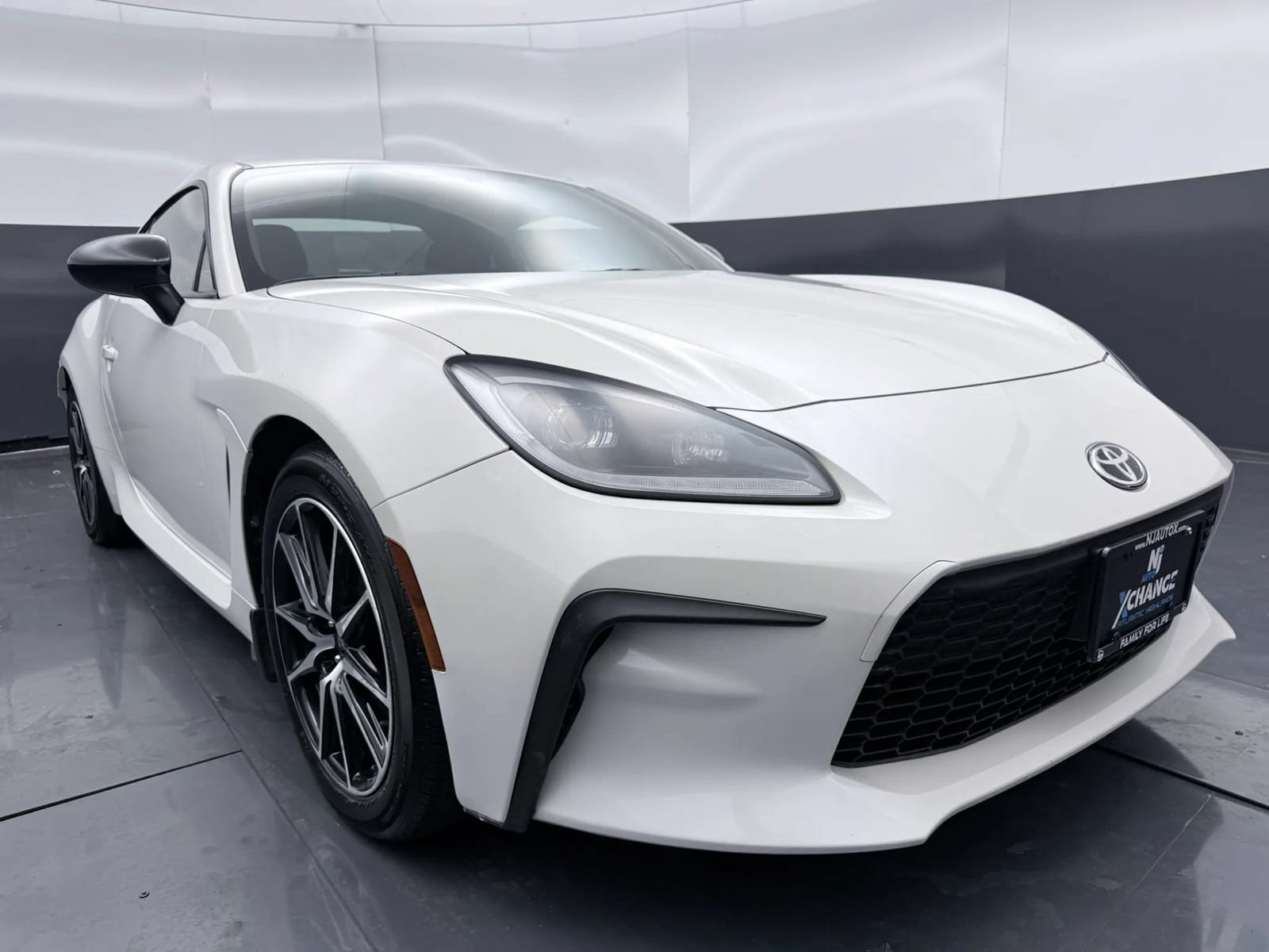 Used 2023 Toyota GR86 RWD image 1
