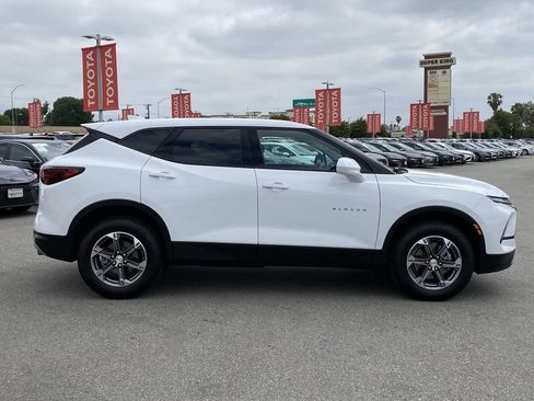 Used 2025 Chevrolet Blazer LT FWD image 44