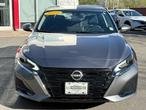 Used 2025 Nissan Altima 2.5 SV w/ SV Special Edition Package AWD/4WD image 2