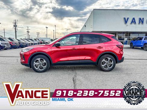 Used 2025 Ford Escape ST-Line AWD/4WD image 4