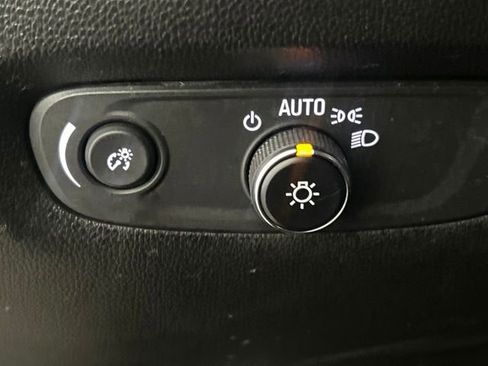 Used 2023 Chevrolet Traverse RS AWD/4WD image 18