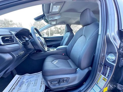 Used 2022 Toyota Camry LE image 21