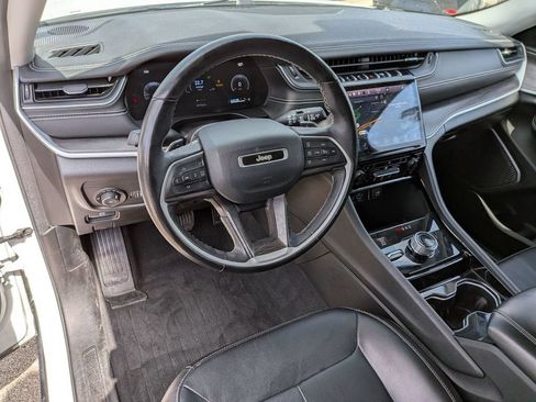 Used 2022 Jeep Grand Cherokee Limited AWD/4WD image 17