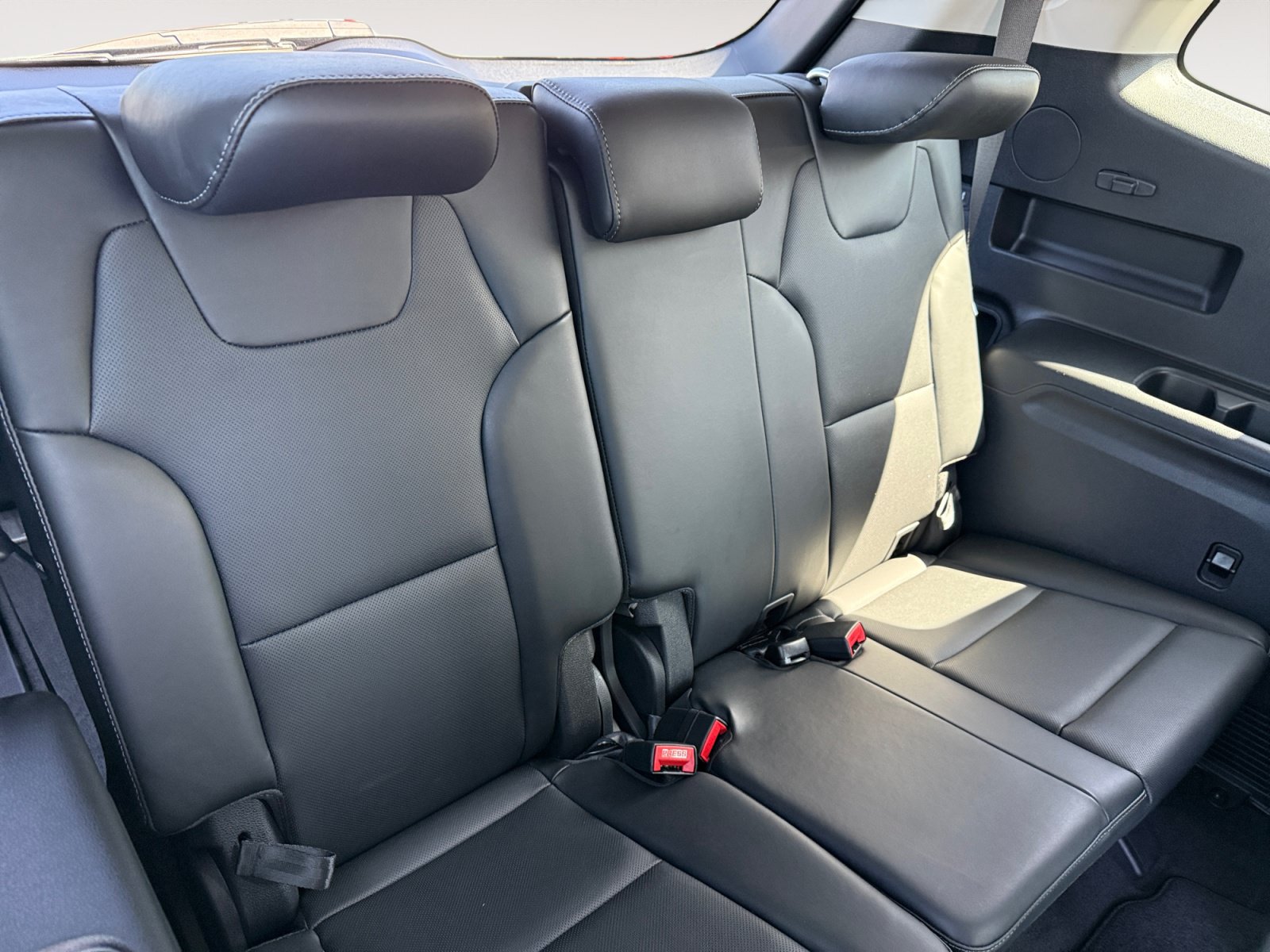 Used 2024 Kia Telluride S FWD image 18